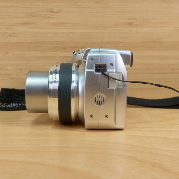 Olympus SP-510UZ 7.1 MP Digital Camera, 10x Optical Zoom - Picture 3 of 8